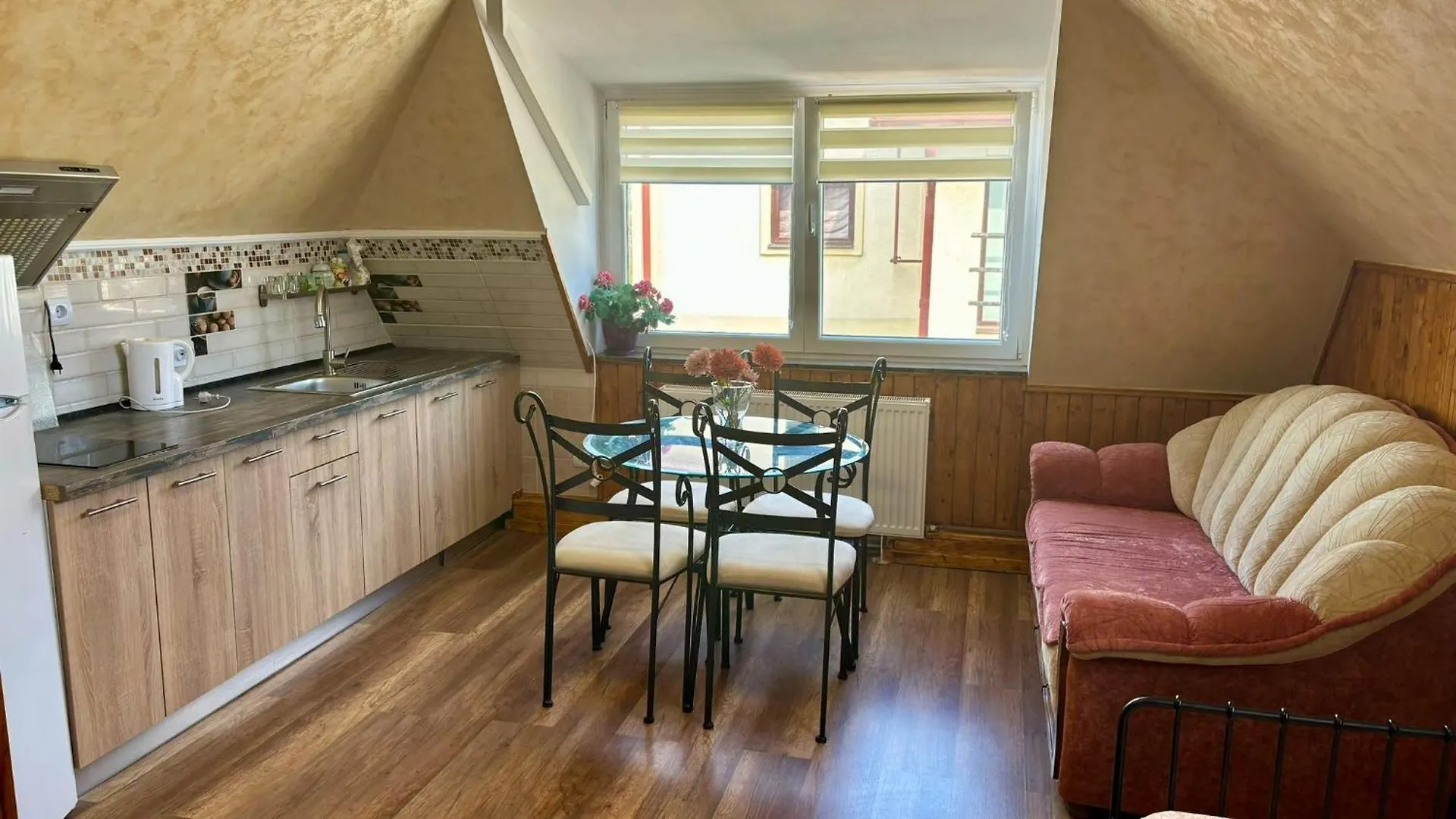 Appartamento Charming Retreat For Large Groups Bucarest
