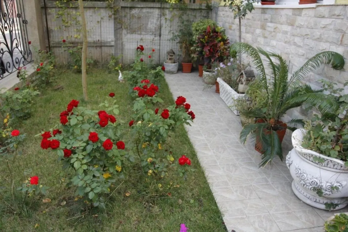 Appartamento Charming Retreat For Large Groups Bucarest Romania
