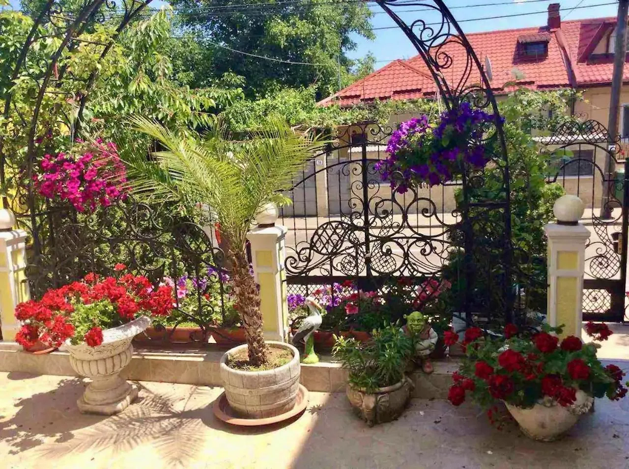 Appartamento Charming Retreat For Large Groups Bucarest