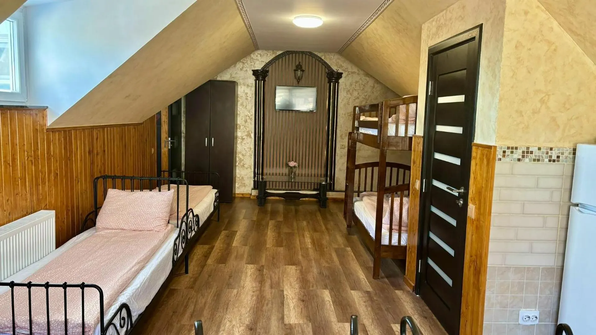 Charming Retreat For Large Groups Lejlighed Bukarest 0*,  Rumænien