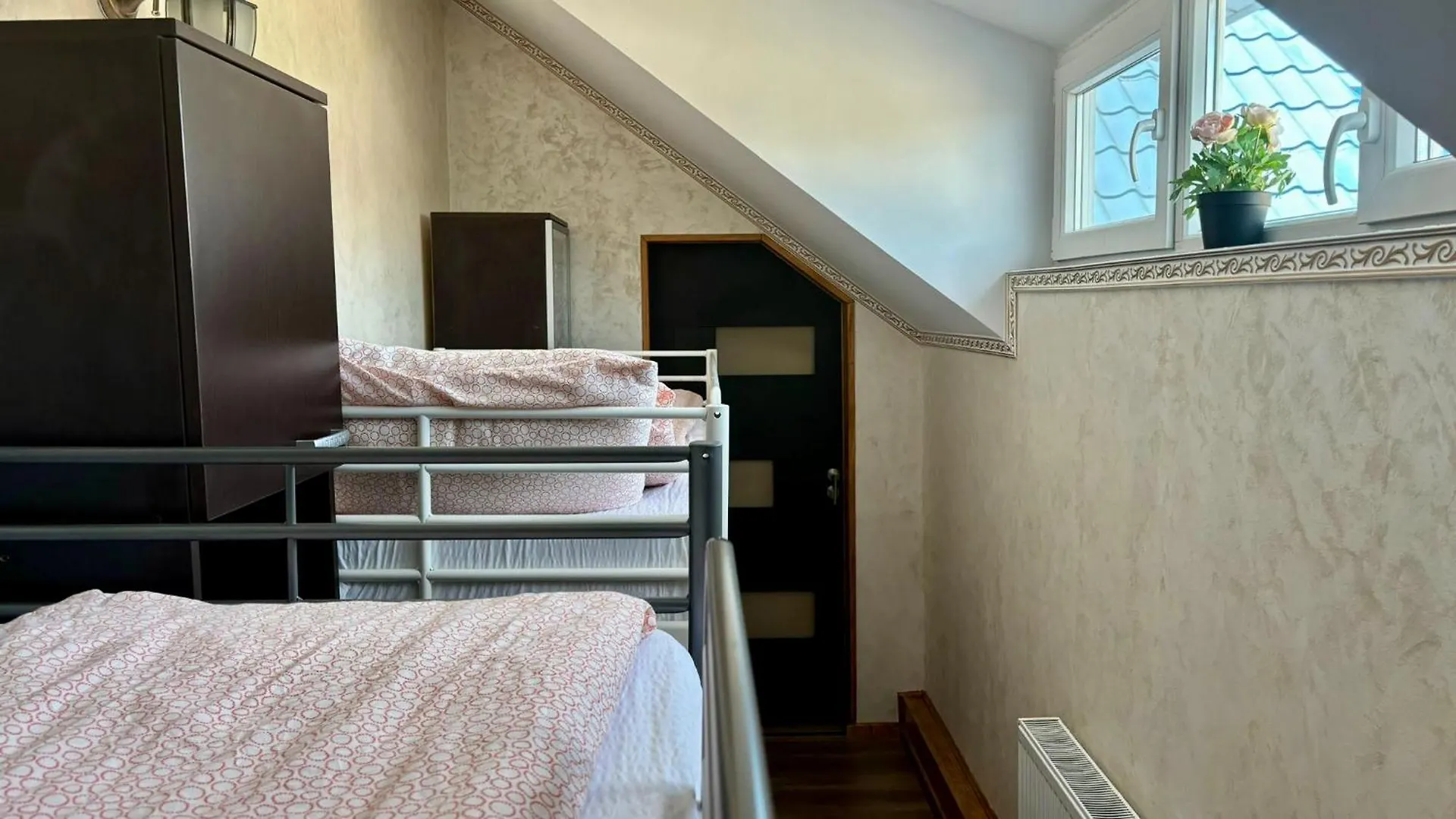 Charming Retreat For Large Groups Apartment Bucharest